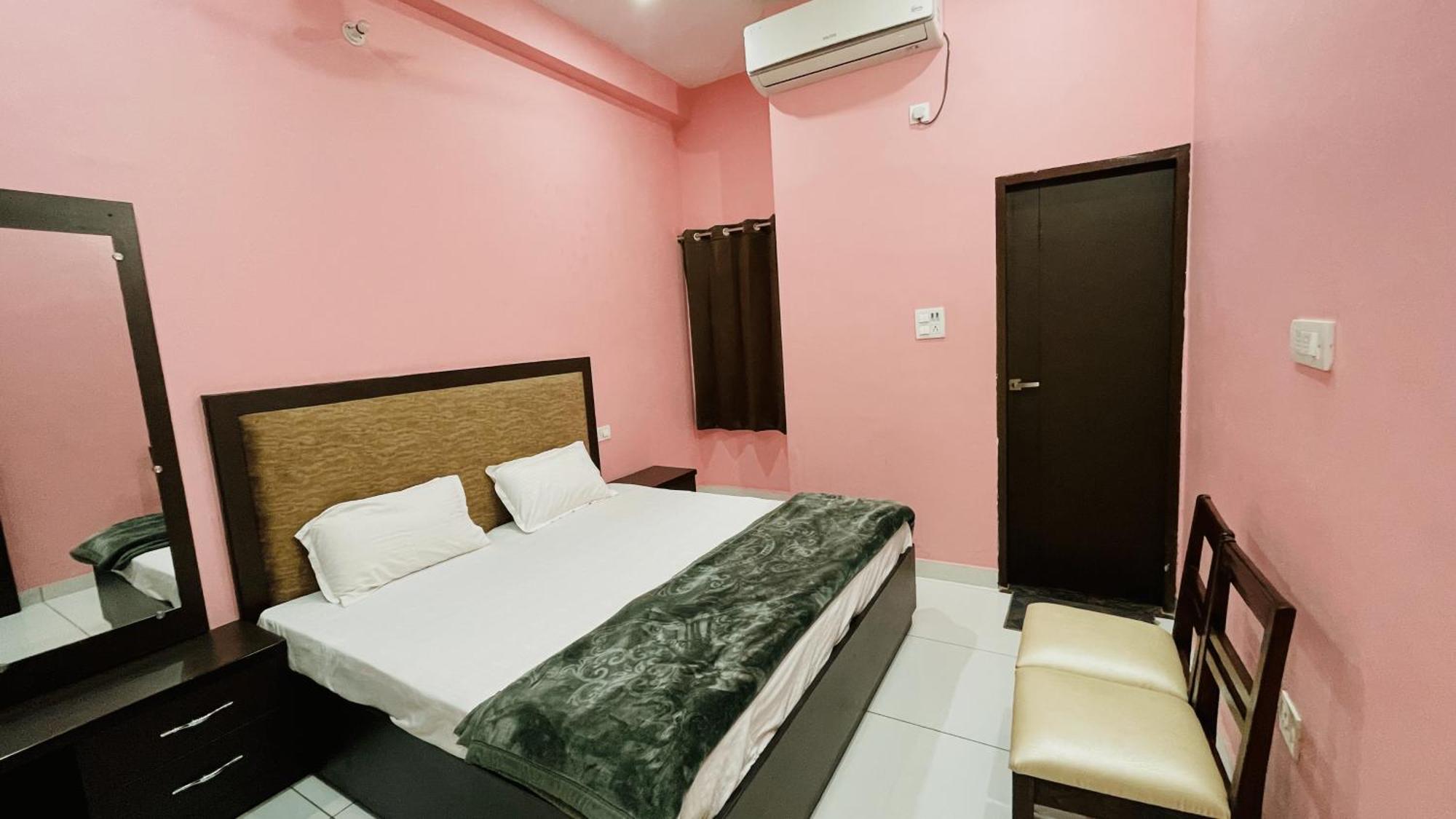 Bld Restaurant And Home Stay Dehradun Buitenkant foto